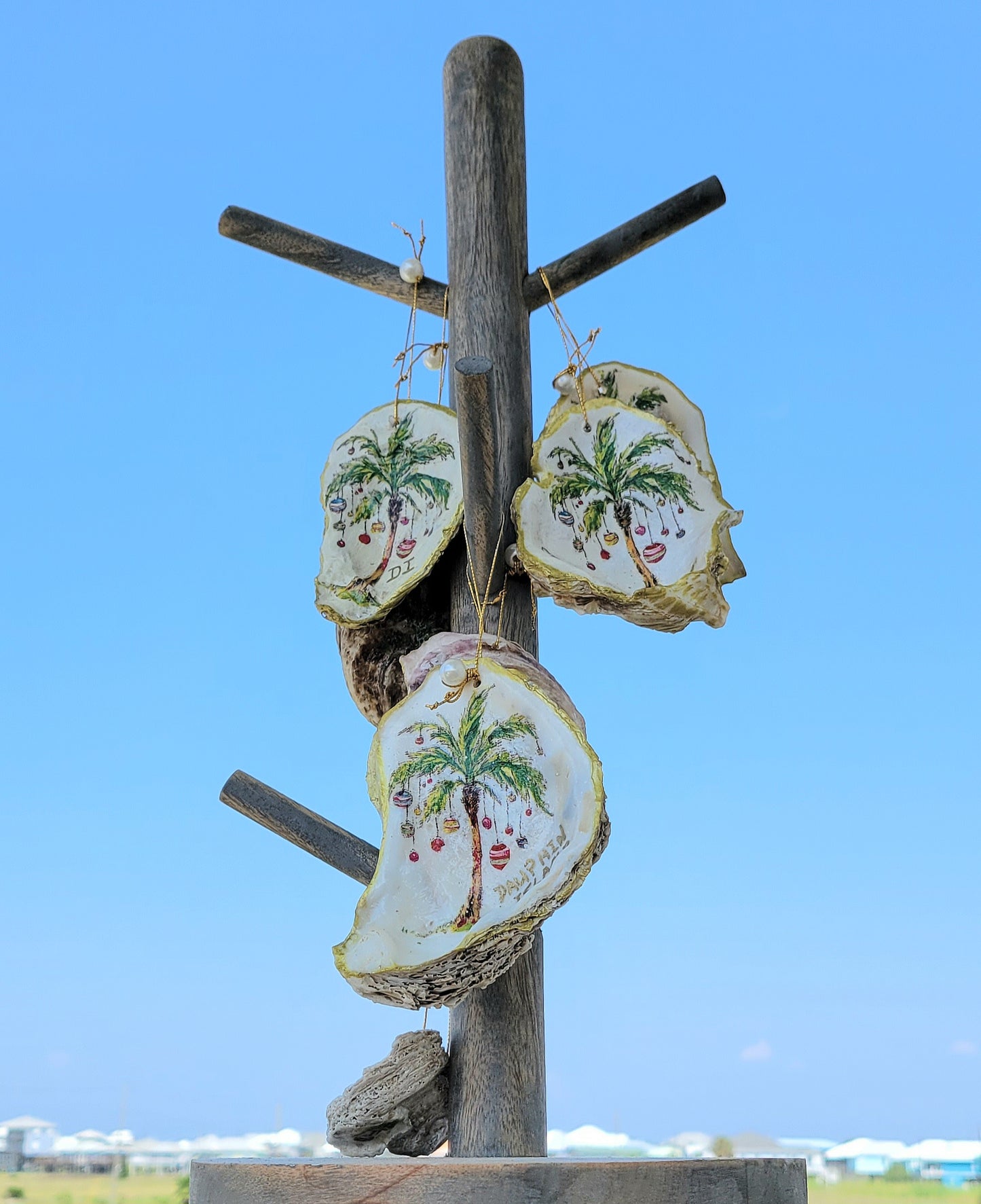 PATTI'S OYSTER ORNAMENTS