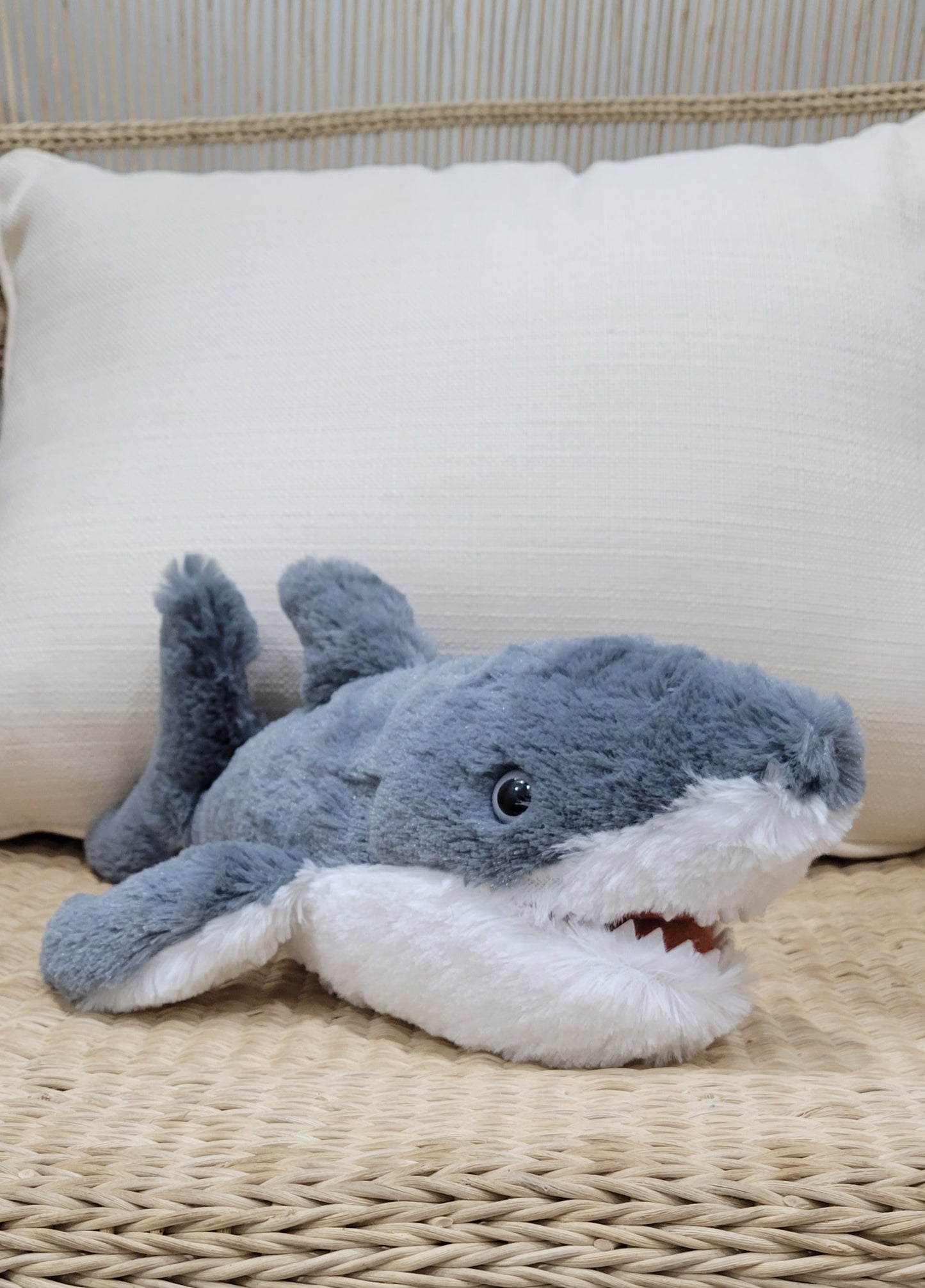 FAHLO TRACKING PLUSHIES