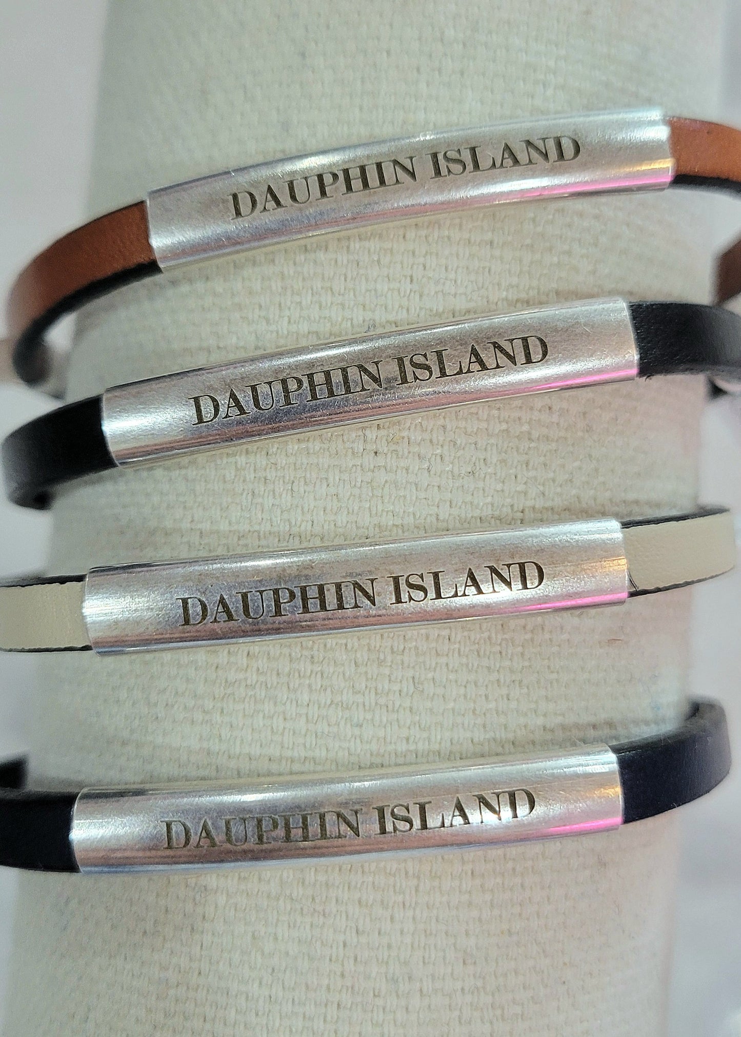 DI SIGNATURE LEATHER BRACELET