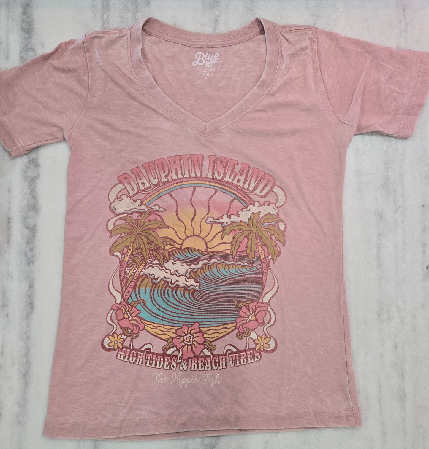 HIGH TIDES & BEACH VIBES