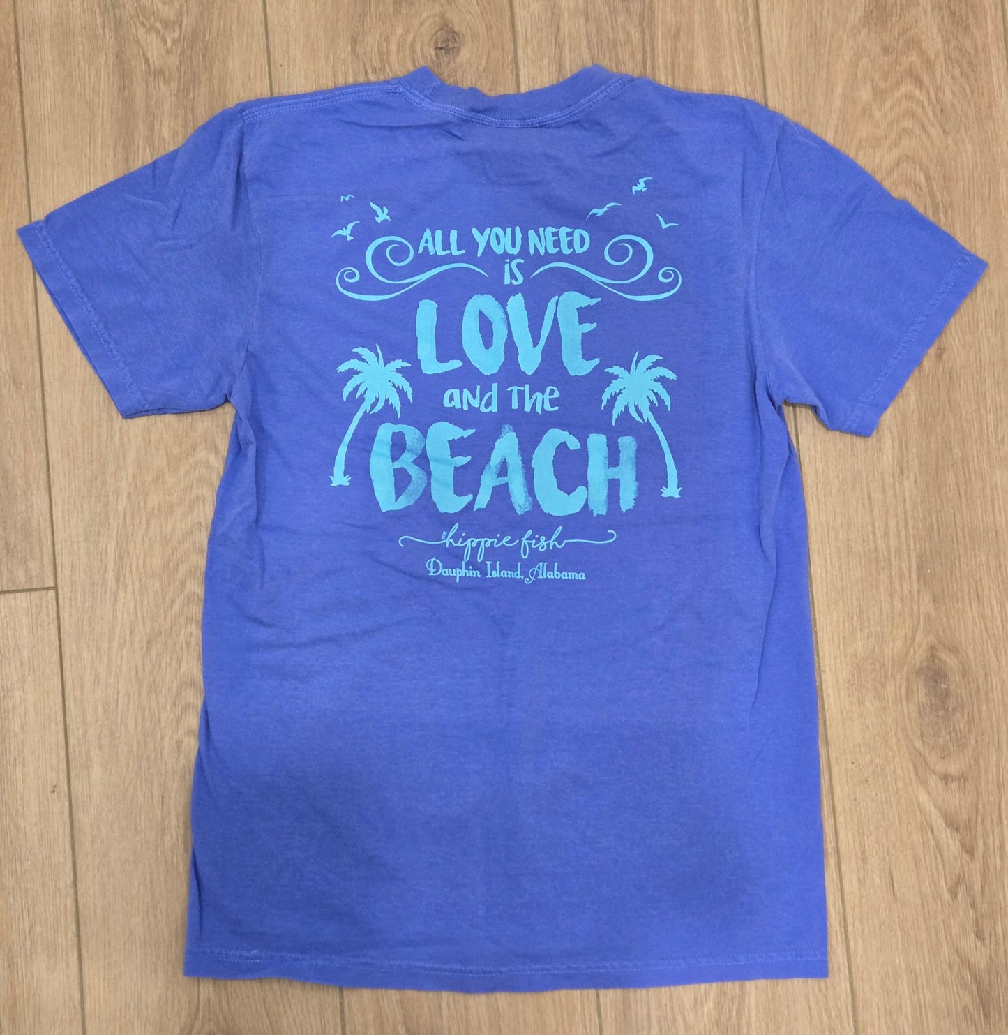 ALL YOU NEED IS LOVE AND THE BEACH SHORT SLEEVE ADULT
