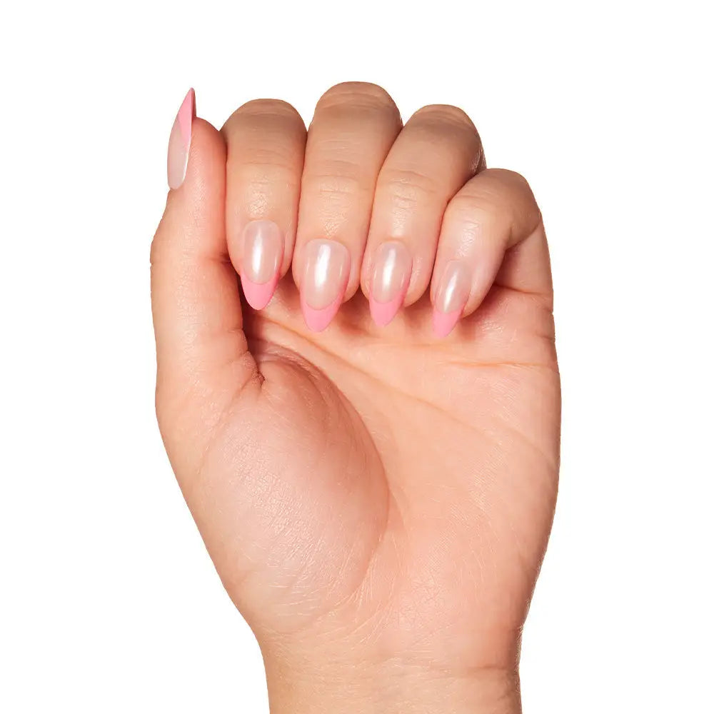 GLAMNETIC NAILS