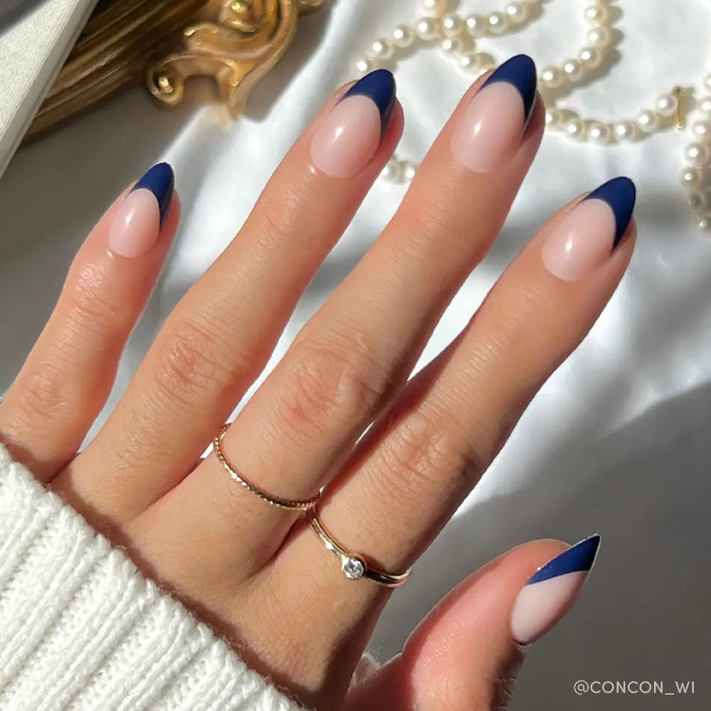 GLAMNETIC NAILS