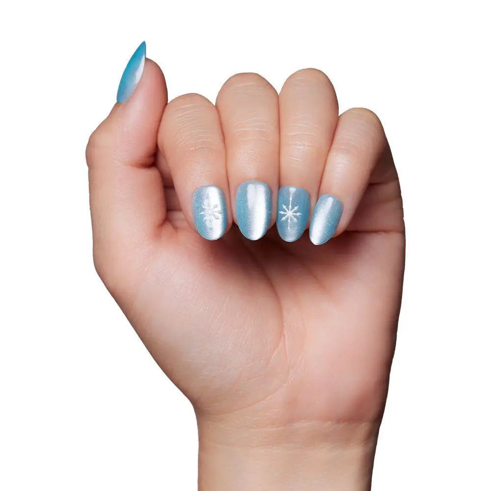 GLAMNETIC NAILS