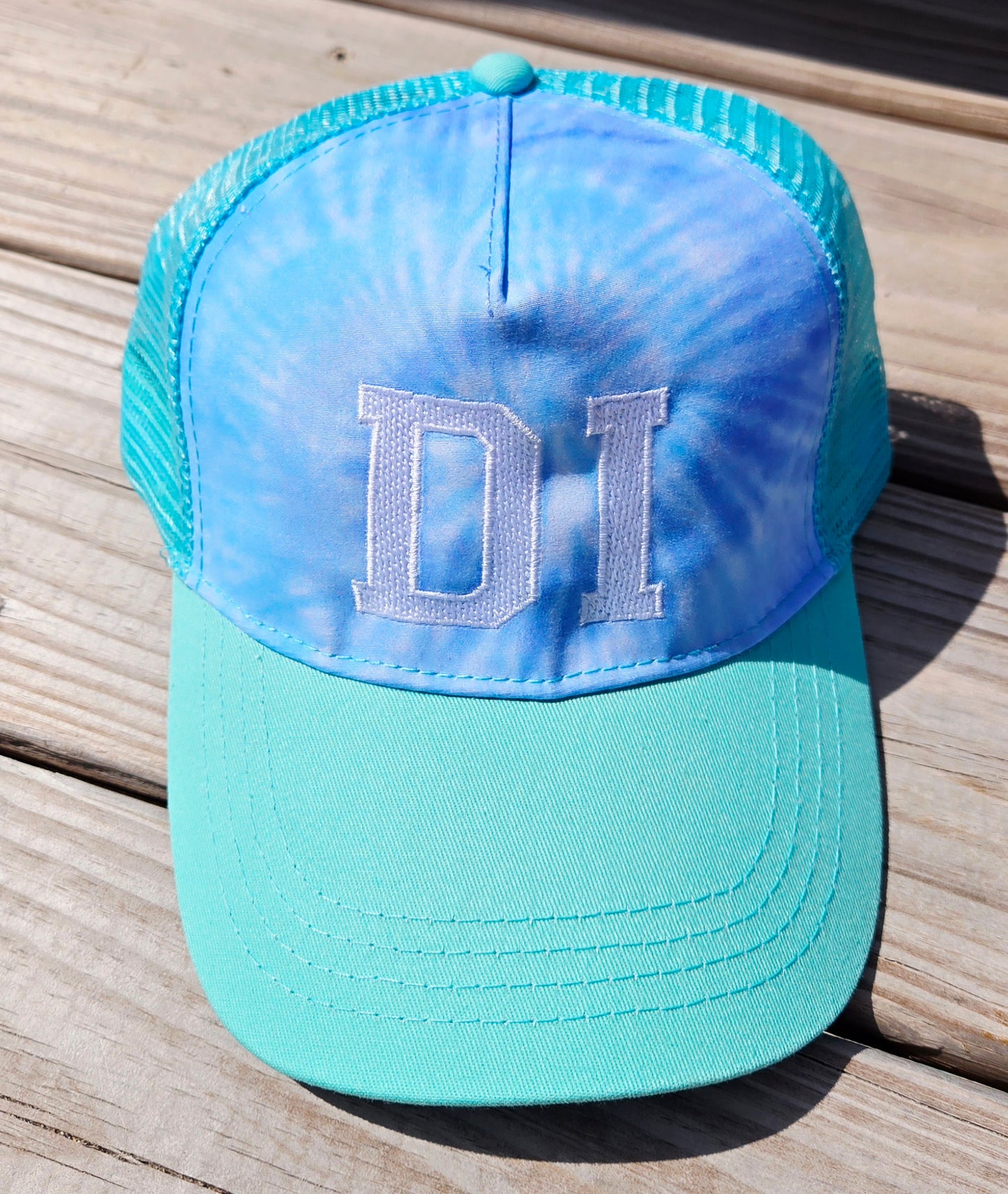DI HAT