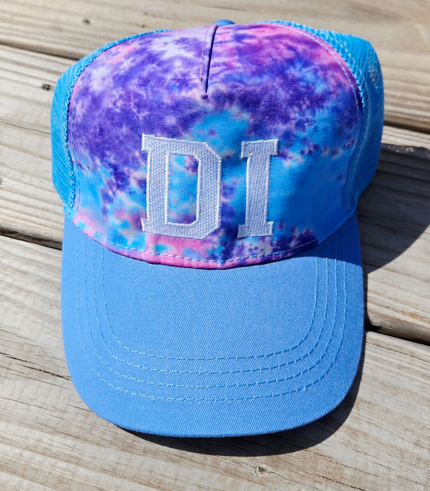DI HAT