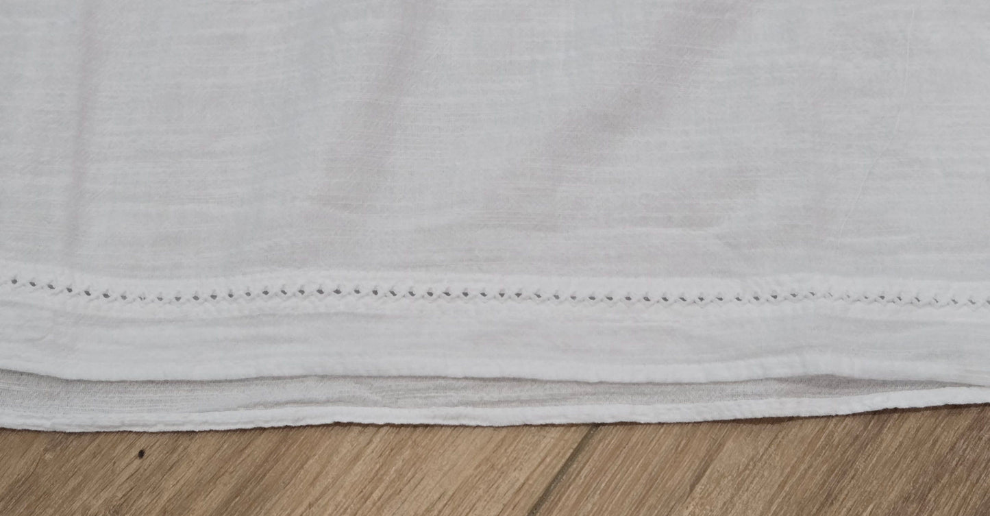 CROCHET DETAIL SLEEVELESS TOP
