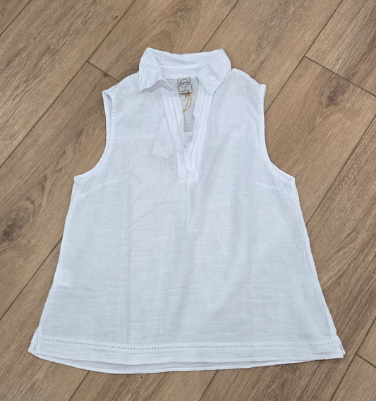 CROCHET DETAIL SLEEVELESS TOP