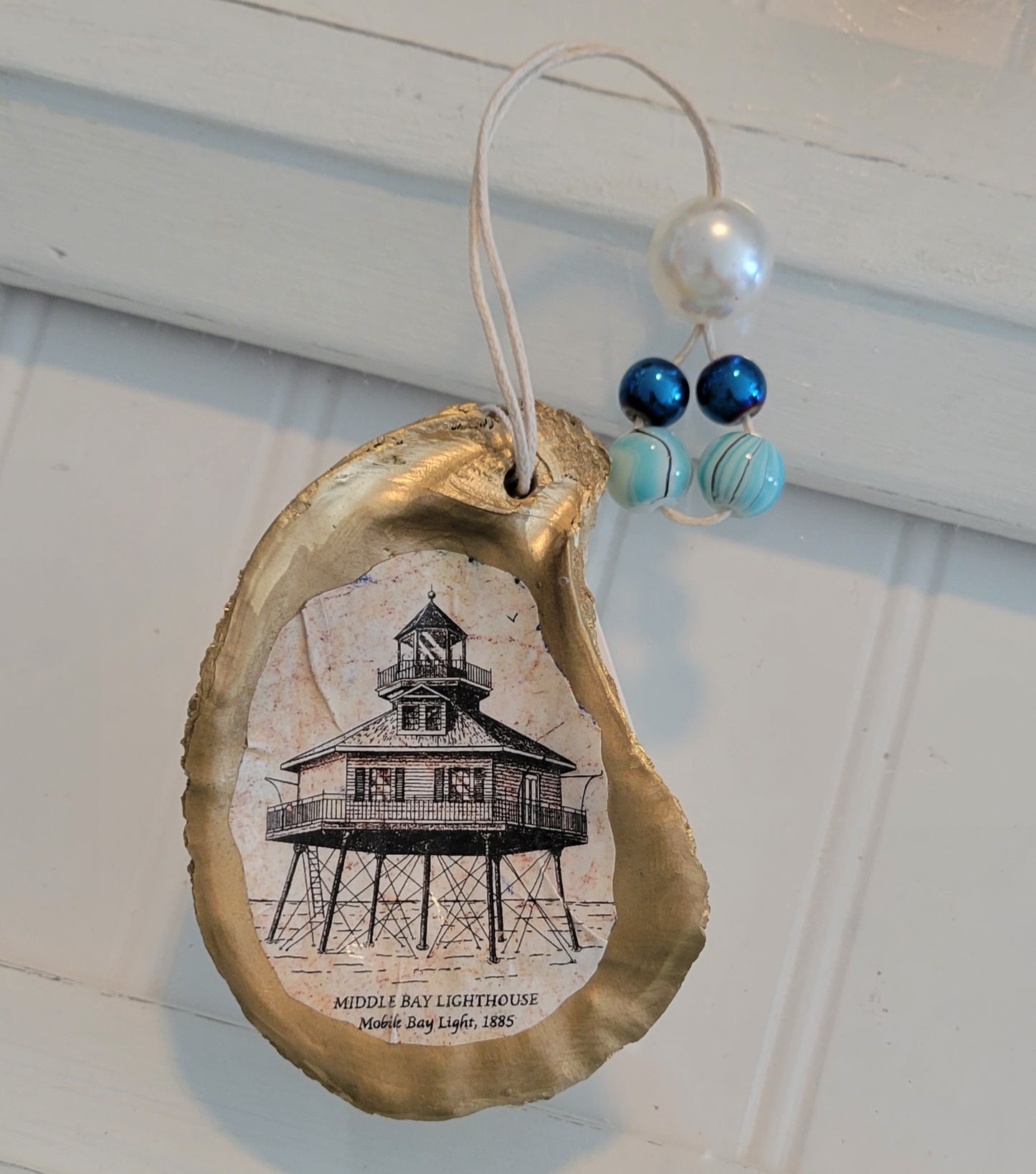 DECOUPAGE SHELL ORNAMENTS