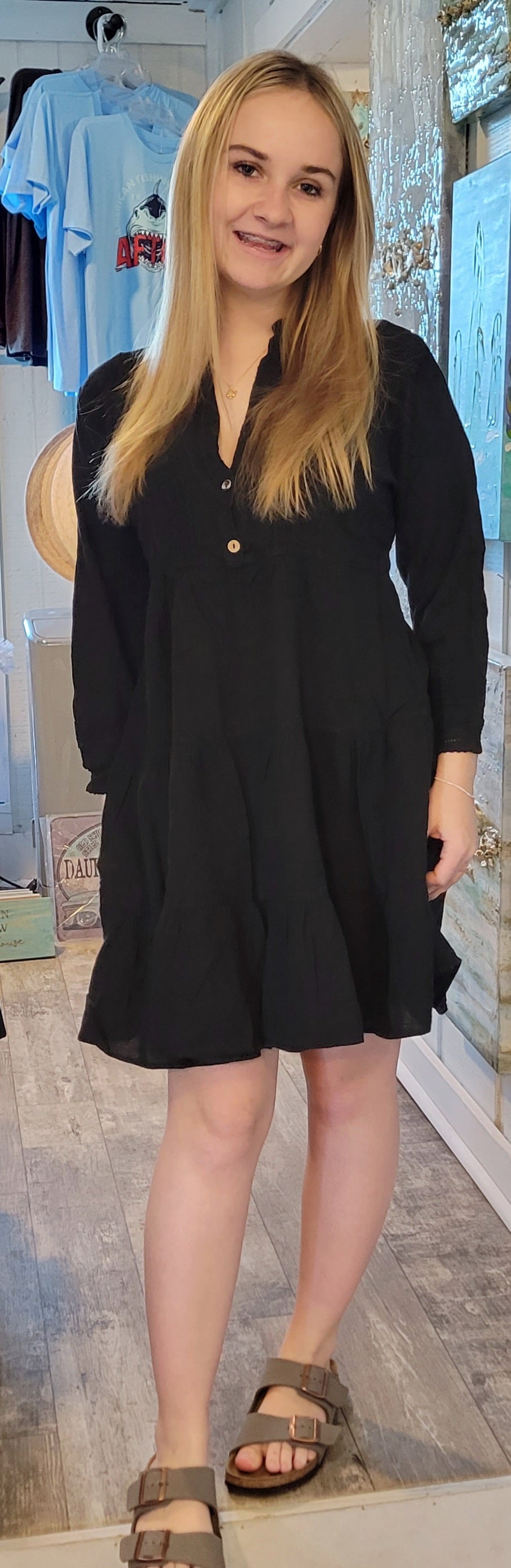 AMALIA V-LINE FLOWY DRESS