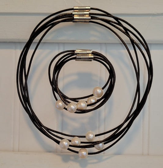 LUCKY DANA PEARL MAGNETIC CLASP ON A LEATHER CORD