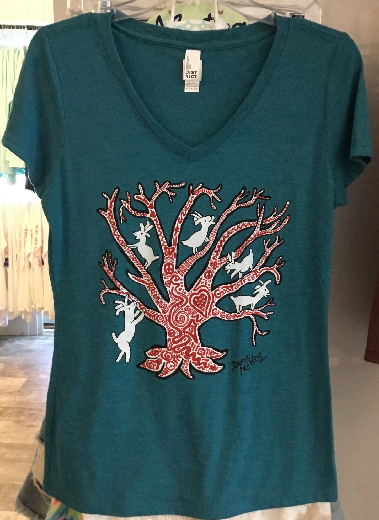 GOAT TREE V-NECK FITTED SS