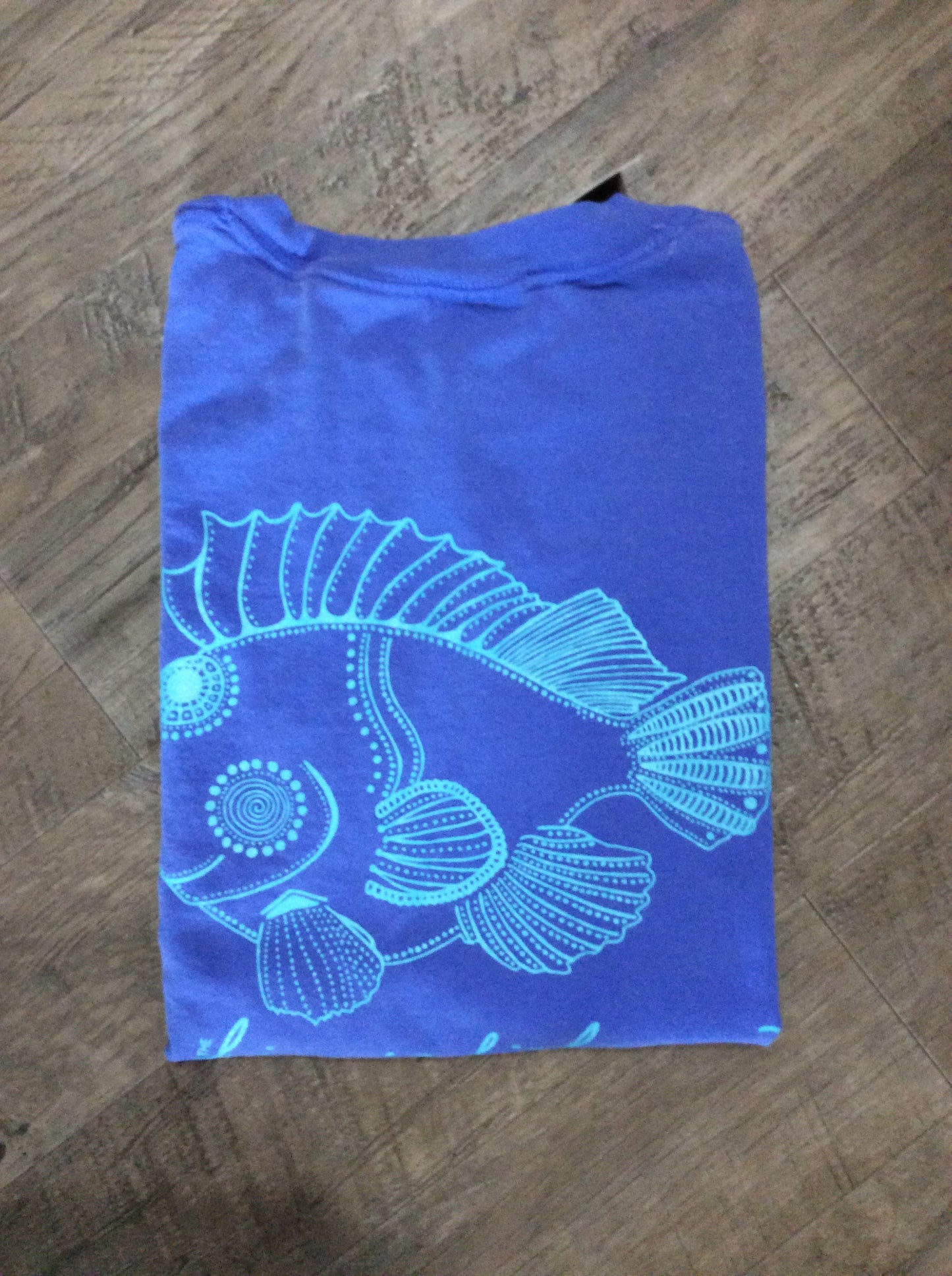 THE HIPPIE FISH SIGNATURE LOGO SHORT SLEEVE ADULT