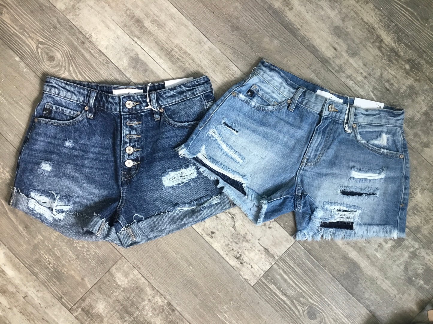 DENIM SHORTS