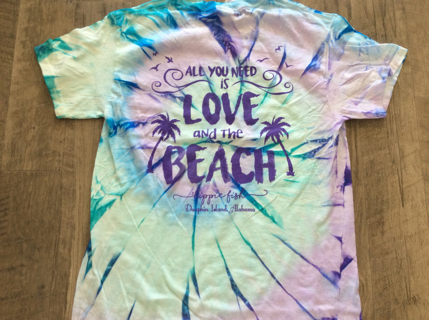 ALL YOU NEED IS LOVE AND THE BEACH SHORT SLEEVE ADULT