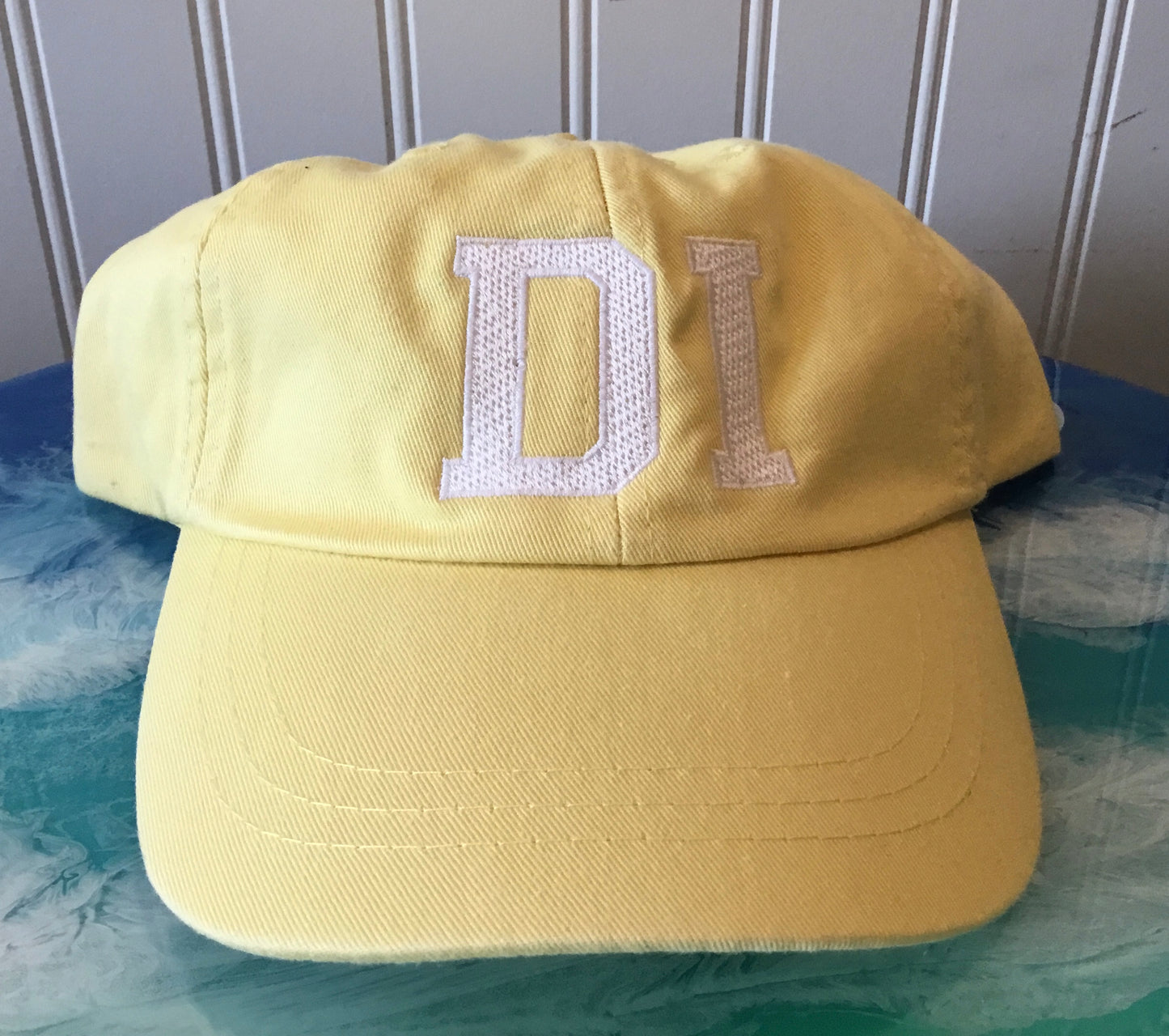 DI HAT