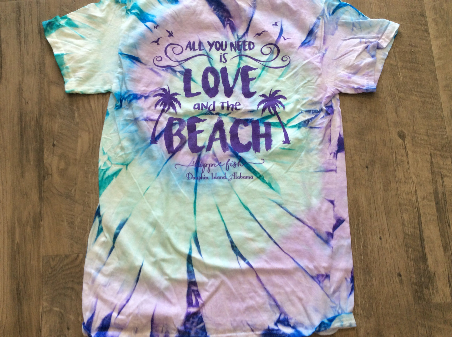 ALL YOU NEED IS LOVE AND THE BEACH SHORT SLEEVE ADULT