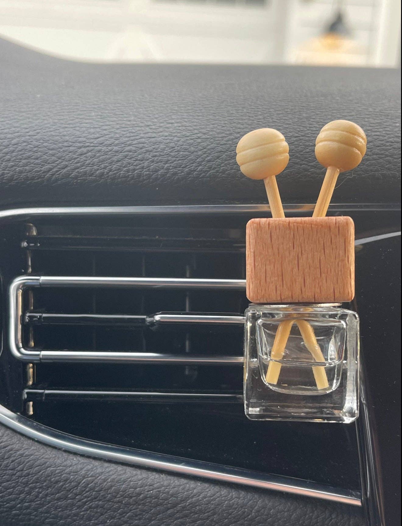 CAR VENT CLIP AIR FRESHENER