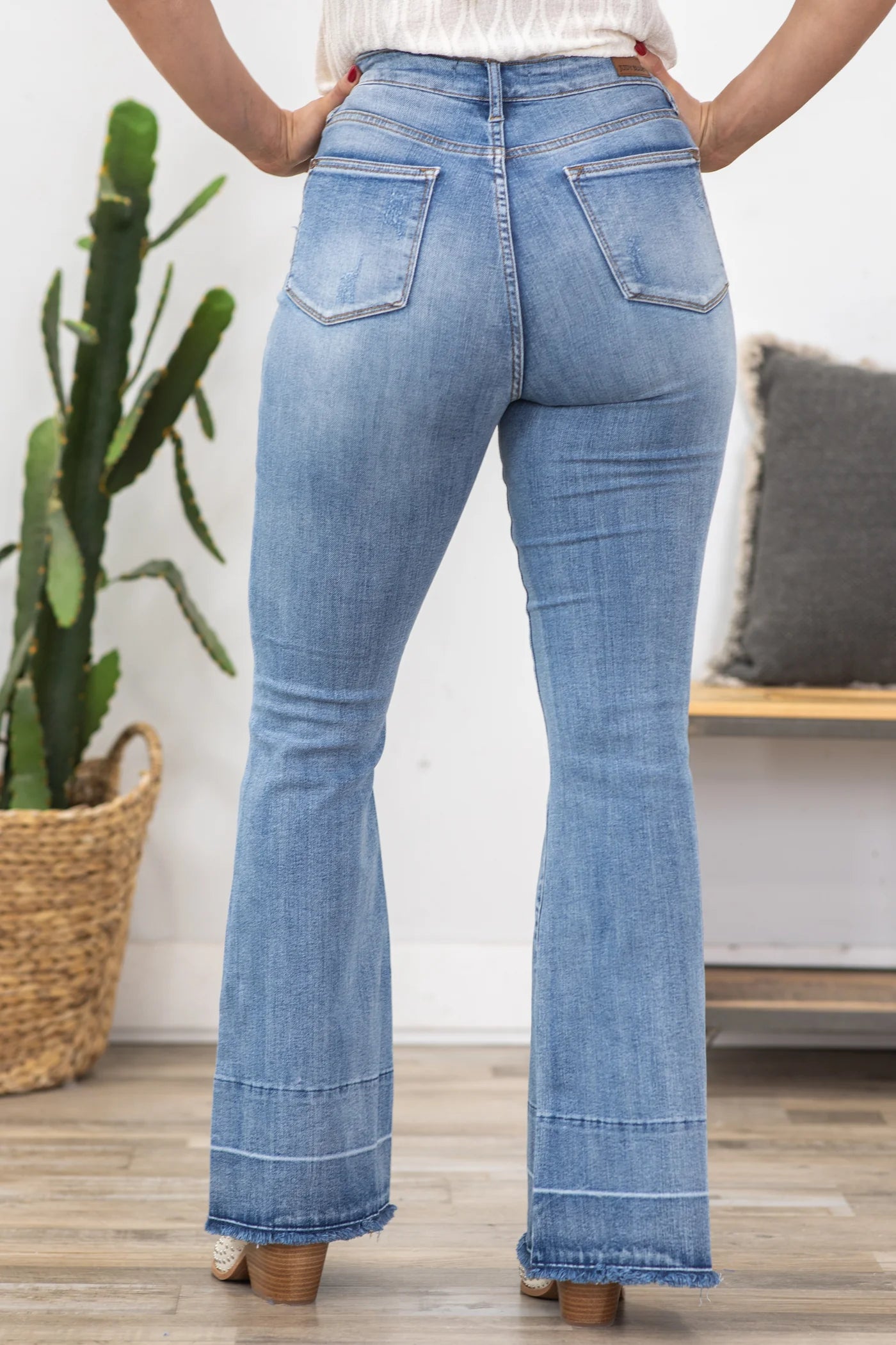 JUDY BLUE RELEASE HEM FLARE JEANS