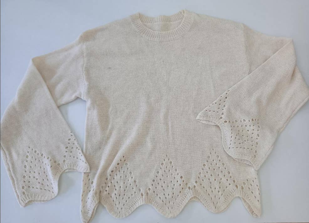 SCALLOP HEM SWEATER