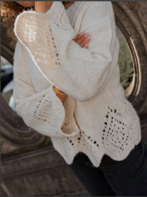 SCALLOP HEM SWEATER