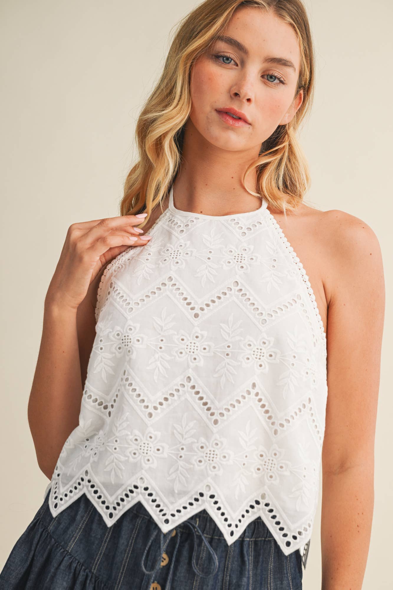 EYELET HALTER TOP