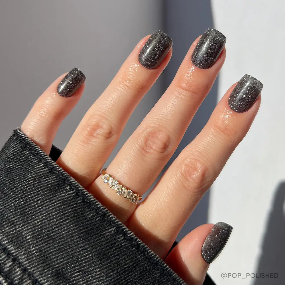 GLAMNETIC NAILS