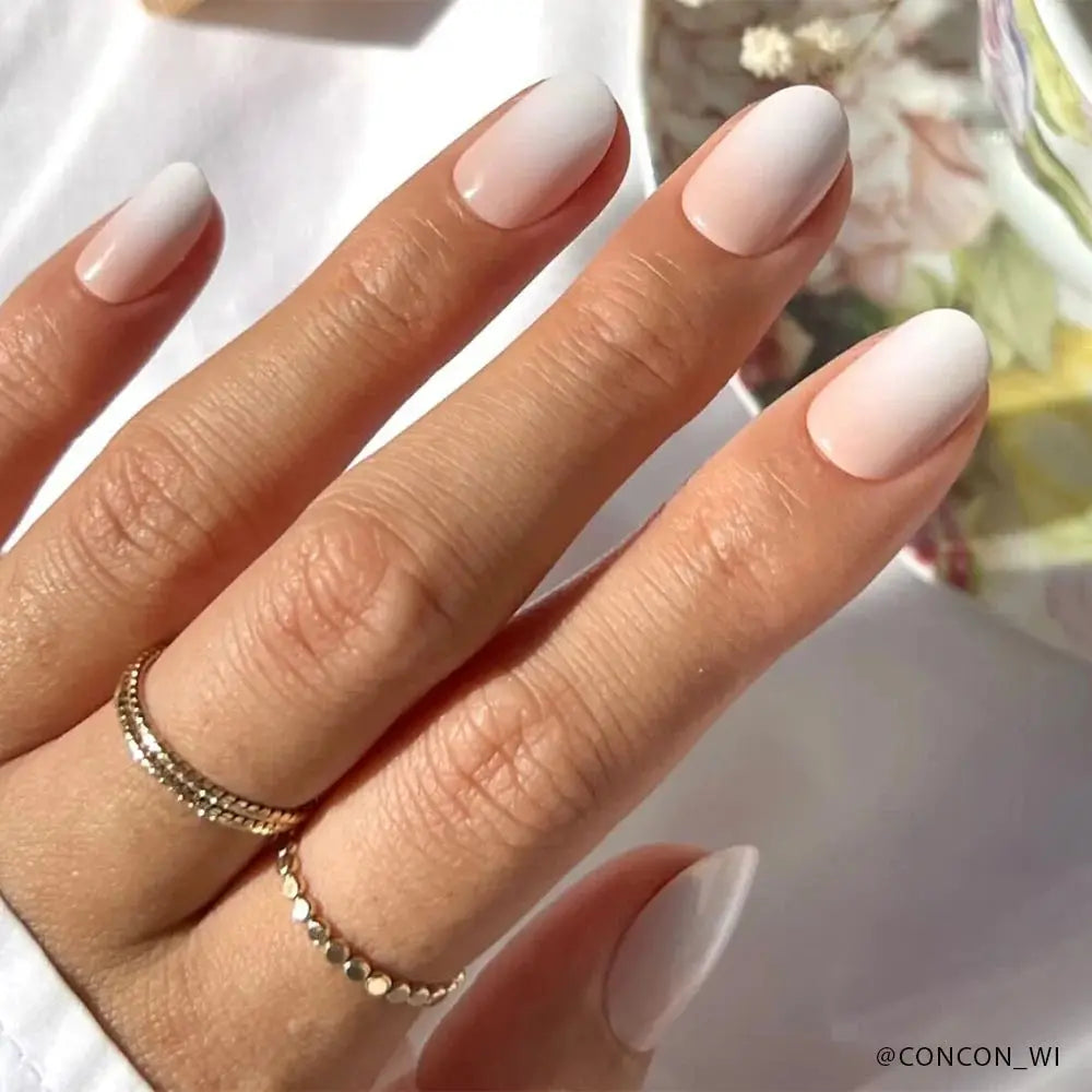 GLAMNETIC NAILS