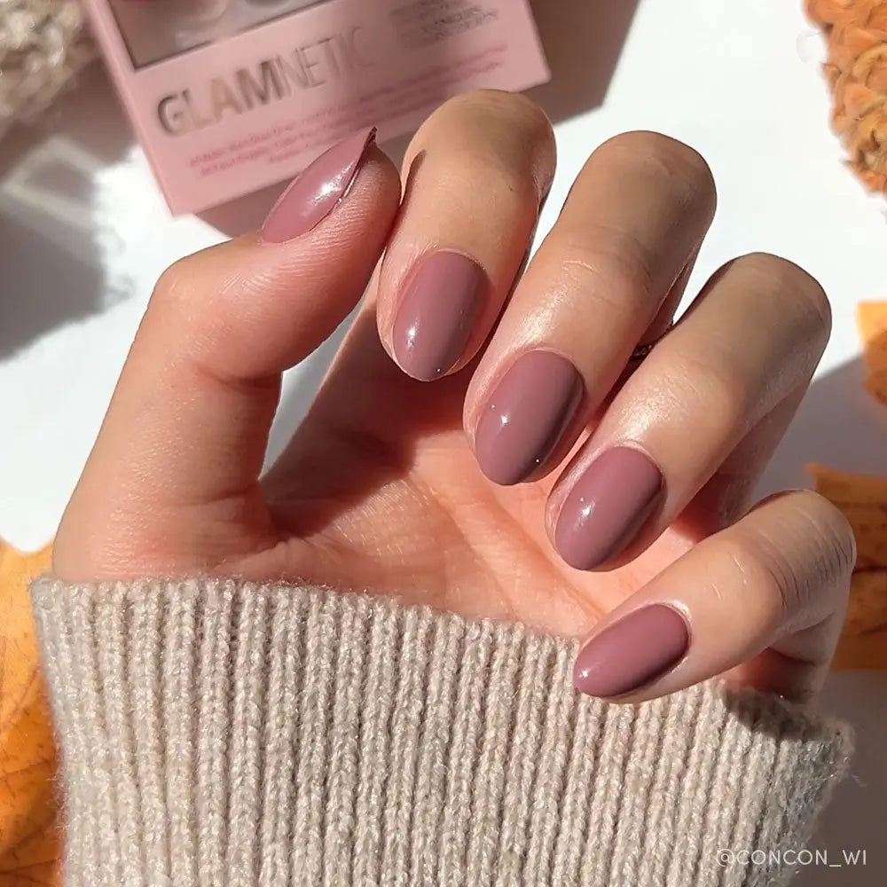 GLAMNETIC NAILS