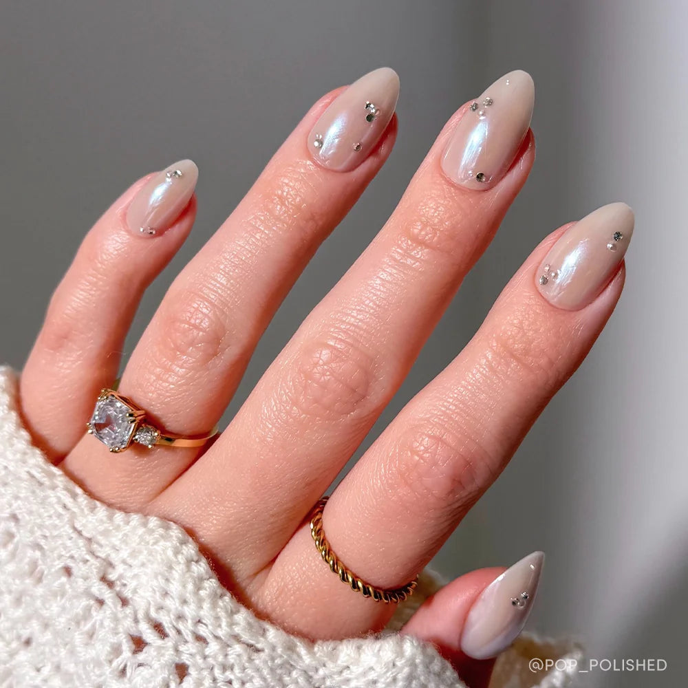 GLAMNETIC NAILS