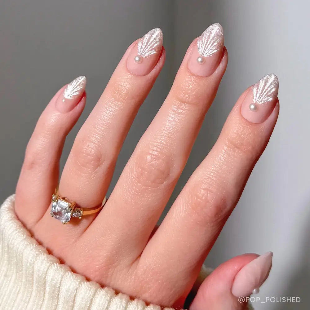 GLAMNETIC NAILS
