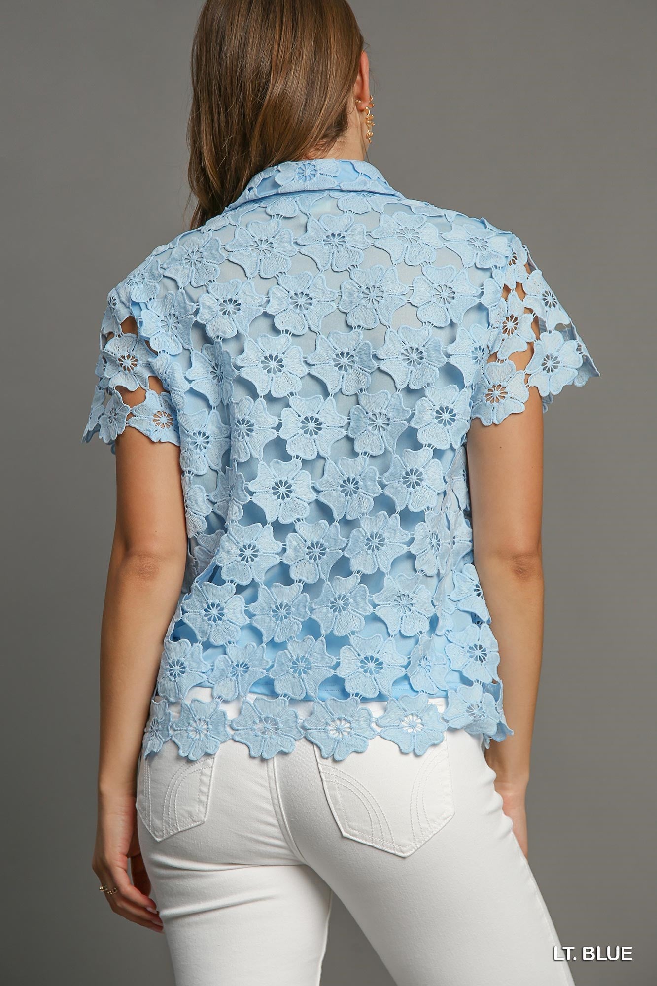 PERIWINKLE FLORAL LACE BUTTON DOWN TOP