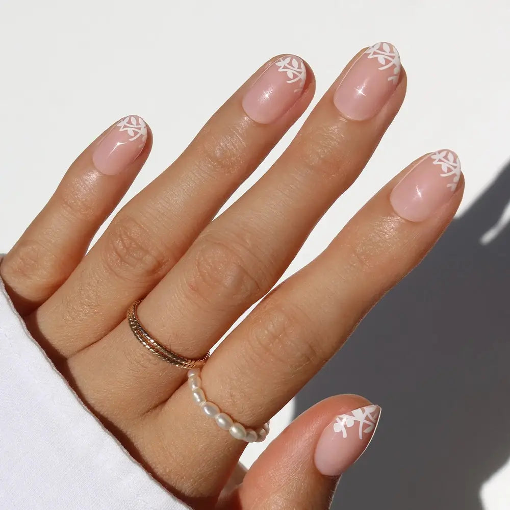 GLAMNETIC NAILS
