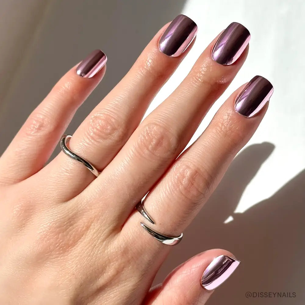 GLAMNETIC NAILS