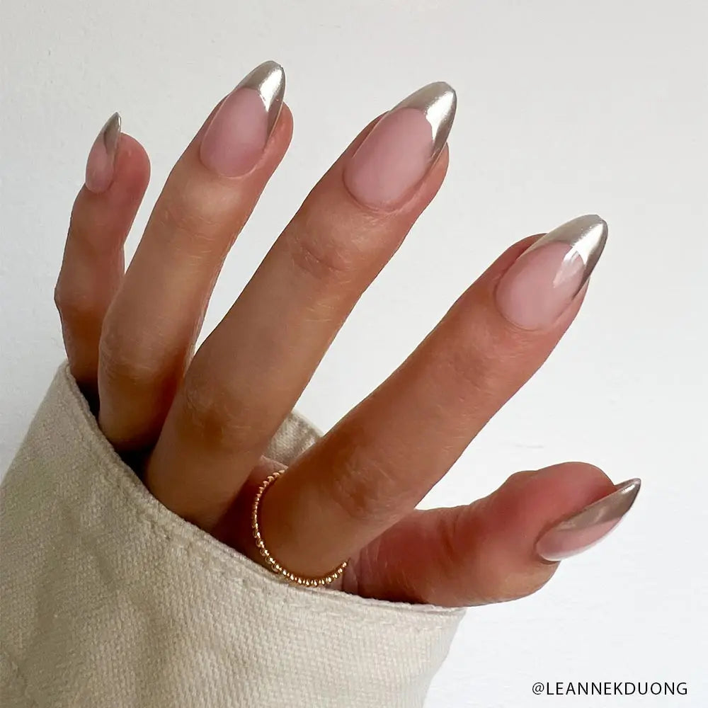 GLAMNETIC NAILS