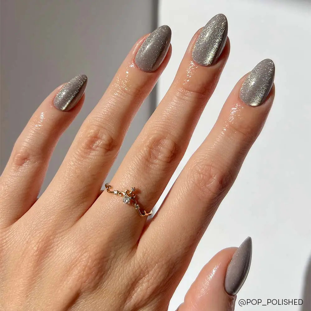 GLAMNETIC NAILS