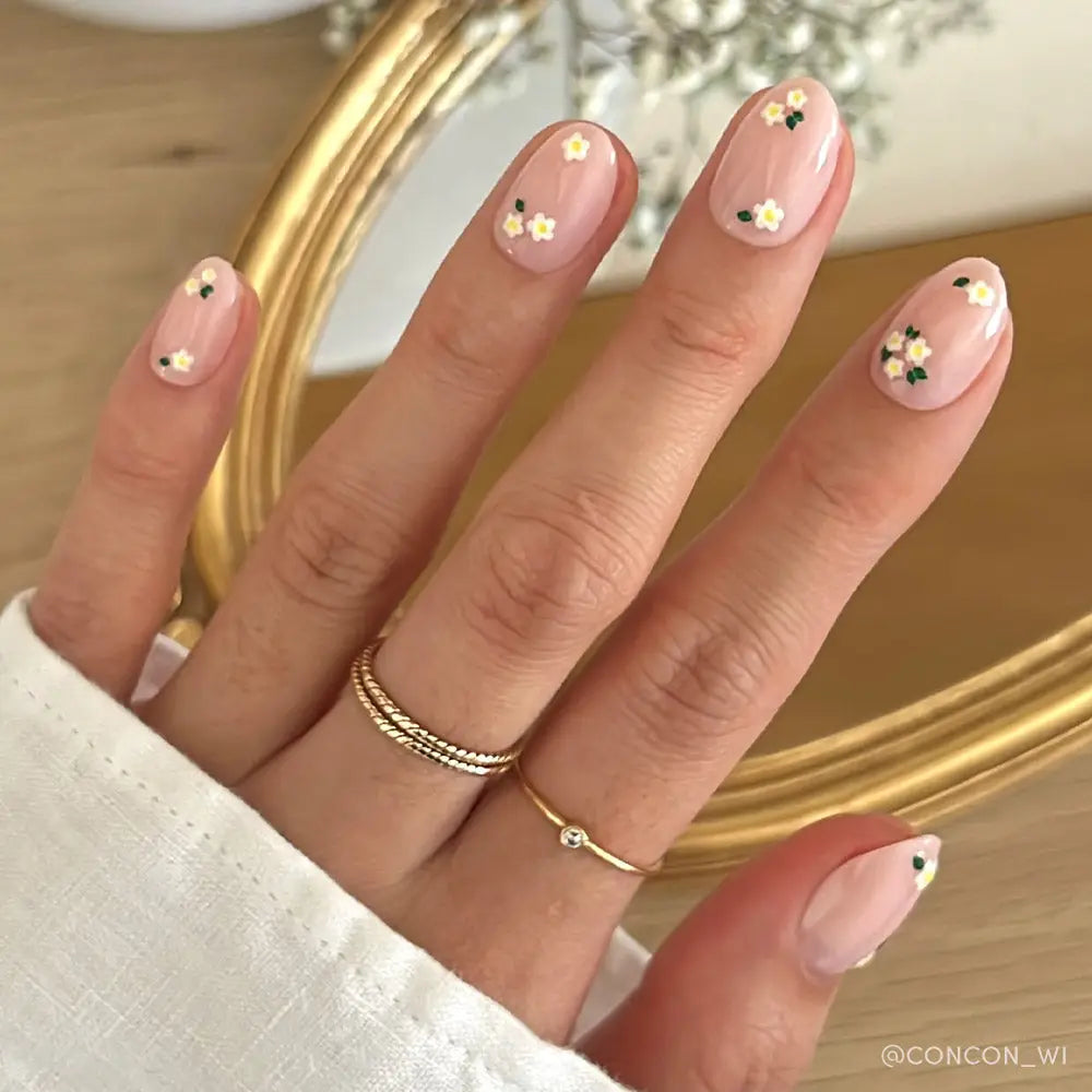 GLAMNETIC NAILS