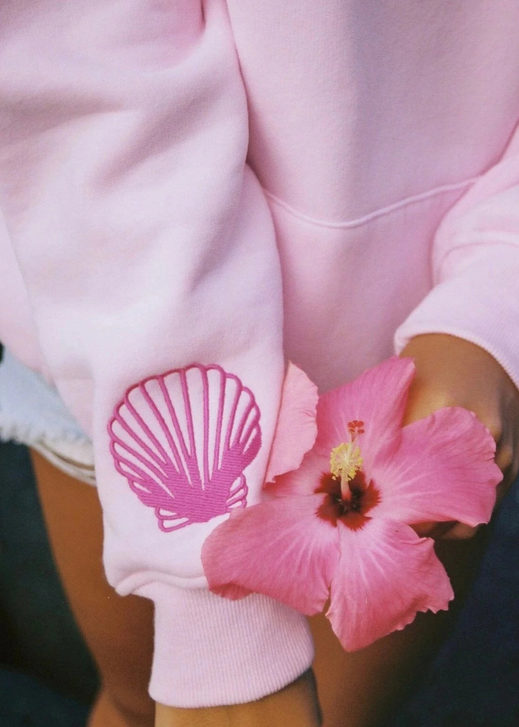 HAWAII HIBISCUS FLORAL EMBROIDERED OVERSIZE HOODIE