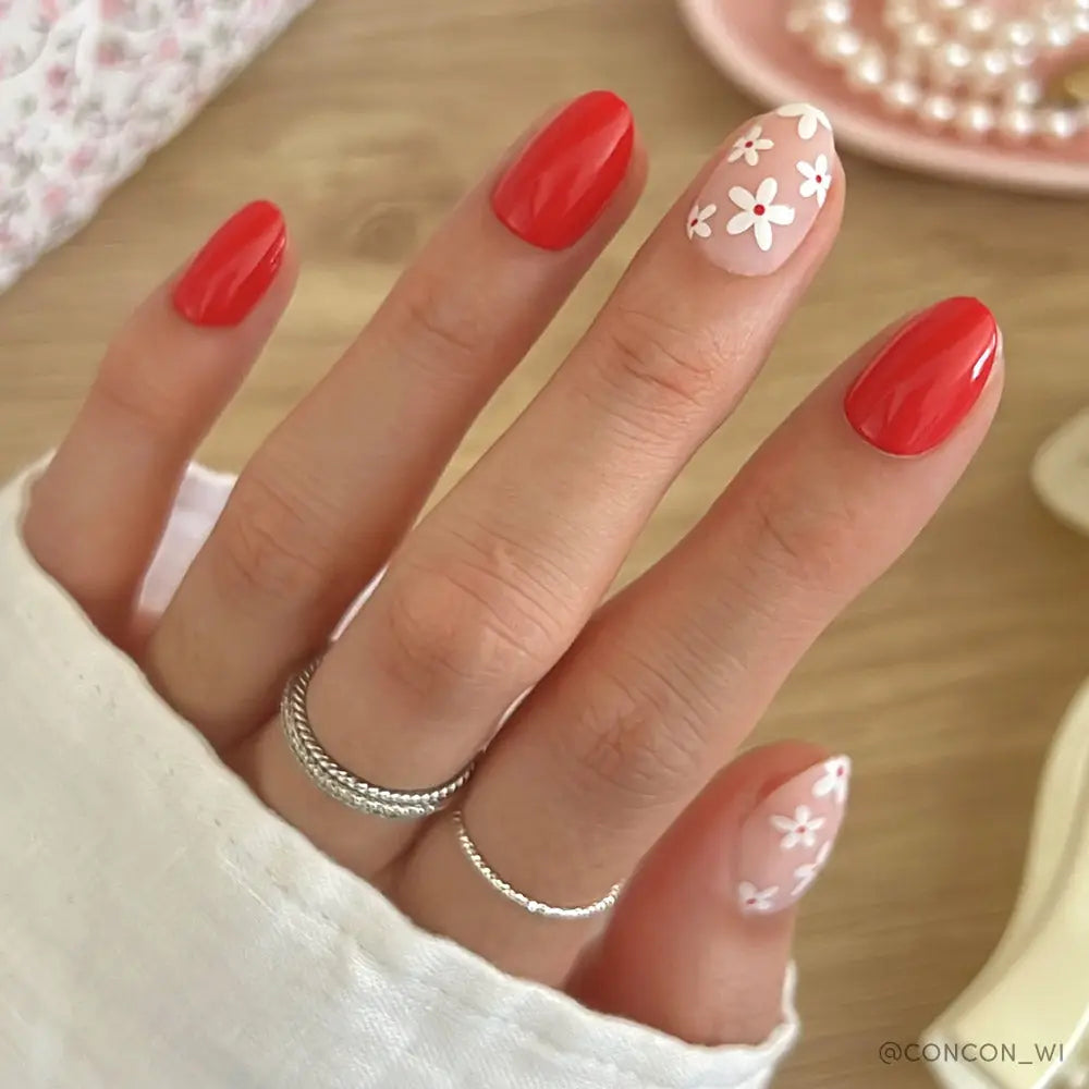 GLAMNETIC NAILS