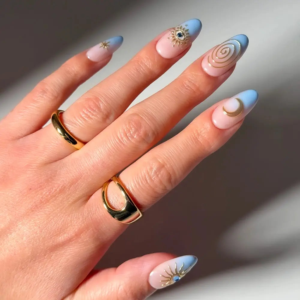 GLAMNETIC NAILS