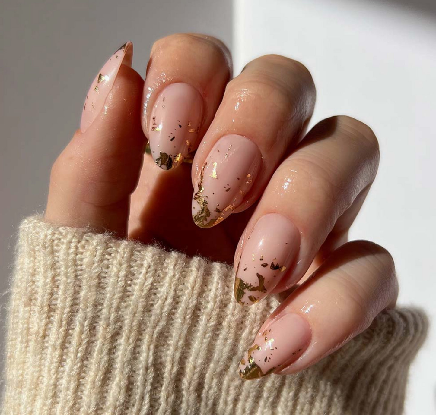 GLAMNETIC NAILS