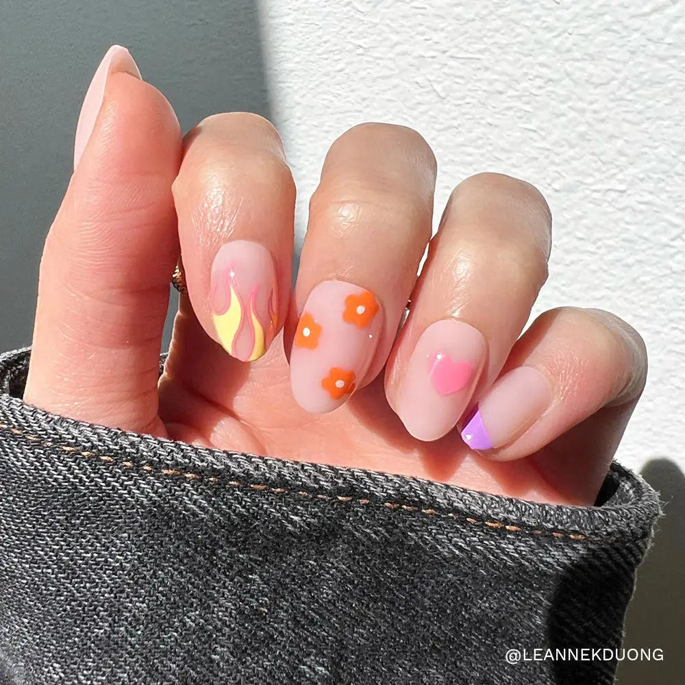 GLAMNETIC NAILS