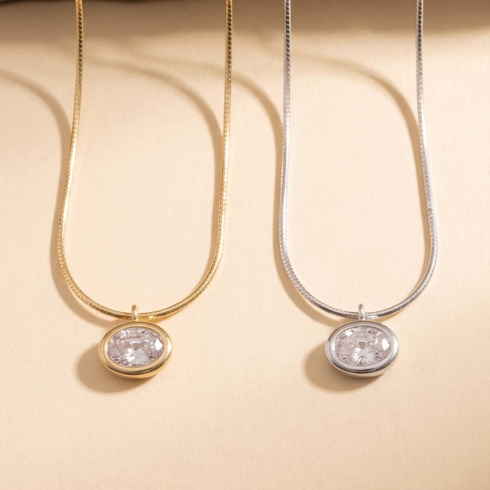 OVAL BEZEL PENDANT OMEGA NECKLACE