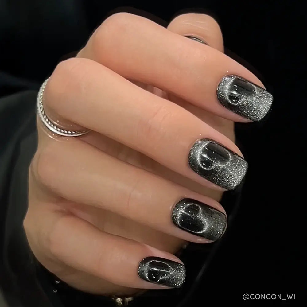 GLAMNETIC NAILS
